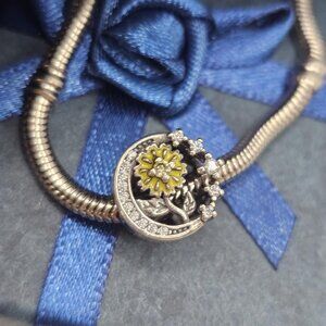 SILVER 925 CIRCLE SUNFLOWER AND CRESENT CZ MOON CHARM
